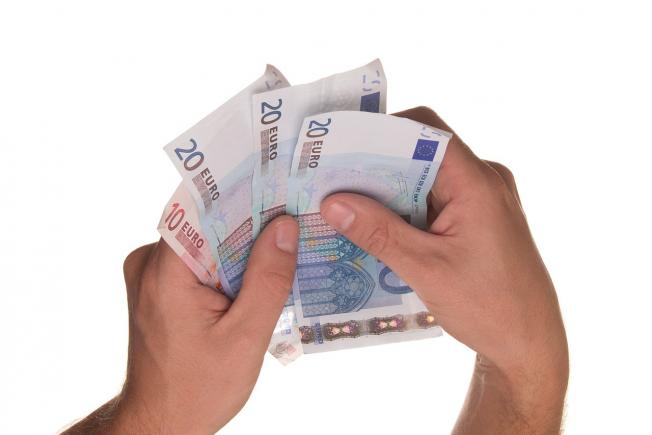 Vreți să plătiți cash în UE? Iată care sunt limitele
