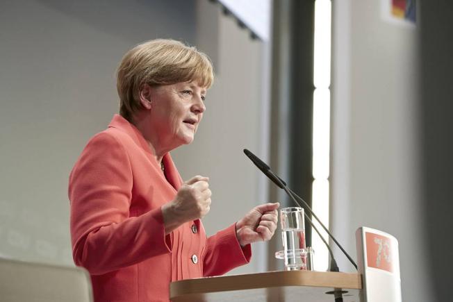 Angela Merkel a făcut să plângă o fetiţă, într-o emisiune televizată (VIDEO)