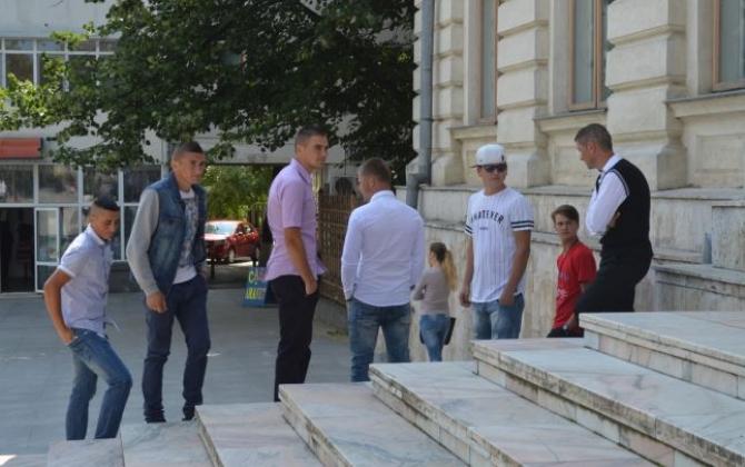 Avocata fetei violate din Vaslui: „Au fost terorizaţi...la fiecare geam, la fiecare uşă, o echipă reporteri şi de cameramani“