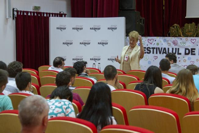 Tineri de peste Prut la Școala de Vară din cadrul Festivalului de Film de la Râșnov