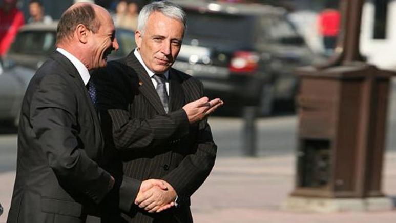 Traian Băsescu îl atacă pe Mugur Isărescu pe tema noului Cod Fiscal