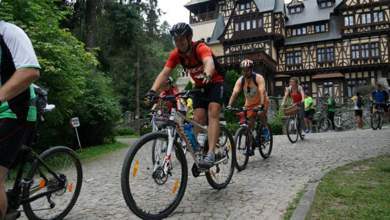 Sinaia poate fi explorata si pe bicicleta Sinaia poate fi explorata si pe bicicleta