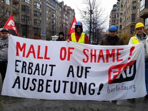 O nouă victorie în instanță pentru muncitorii români de la Mall of Berlin