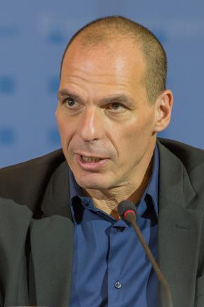 Yanis Varoufakis îşi reglează conturile cu Germania: Grecia e doar o luptă. Ţinta este Franţa!