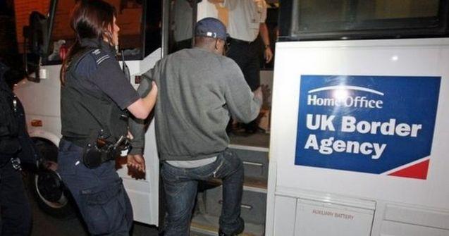 Marea Britanie îi amenință pe imigranții ilegali cu închisoarea Marea Britanie îi amenință pe imigranții ilegali cu închisoarea