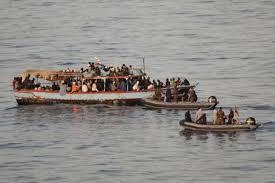 ONU:  De la începutul anului, peste 300.000 de refugiaţi au trecut Mediterana pentru a ajunge în Europa 