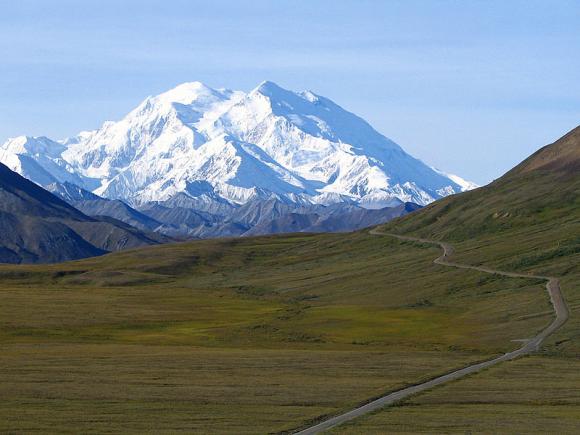 Obama schimbă numele celui mai înalt munte din America