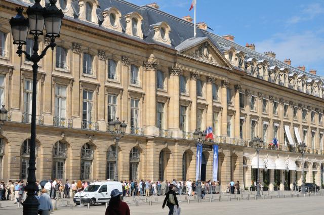 Se întâmplă și la case mai mari. Ministerul francez de Justiție a angajat 40.000 de oameni la negru Se întâmplă și la case mai mari. Ministerul francez de Justiție a angajat 40.000 de oameni la negru