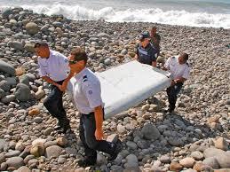 Experţi: Resturile găsite pe insula Reunion aparţin zborului MH370 al Malaysia Airlines