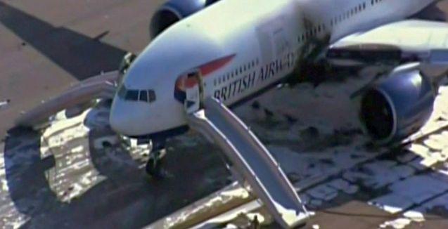Panică pe aeroportul din Las Vegas: Oameni evacuați, peste 10 pasageri au fost spitalizați Panică pe aeroportul din Las Vegas: Oameni evacuați, peste 10 pasageri au fost spitalizați