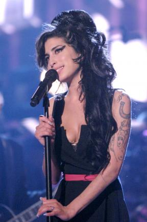 În curând în cinematografe: „AMY”, povestea lui Amy Winehouse, așa cum a fost