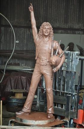 Primul solist AC/DC are statuie în Scoţia. Va fi inaugurată anul viitor, la Bonfest