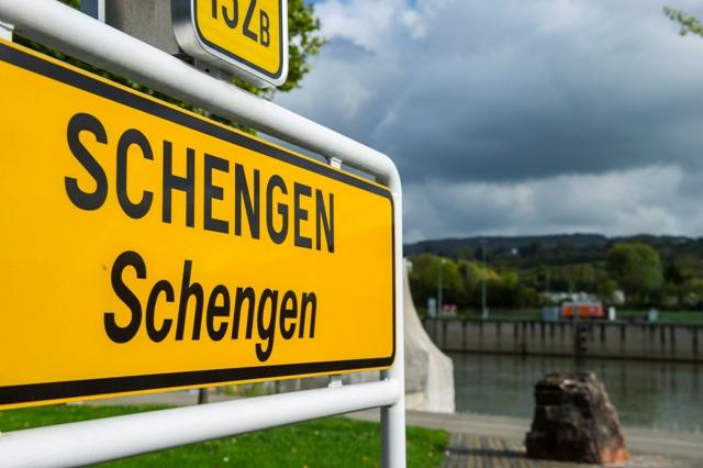 Ungaria salută suspendarea de către Germania a acordului Schengen