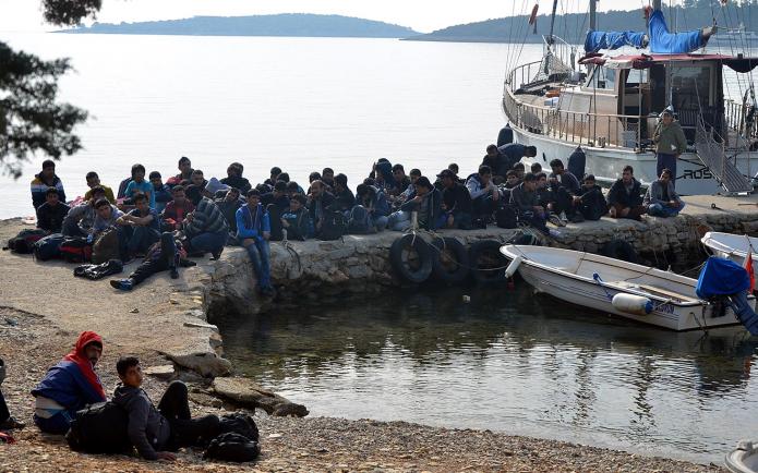 Cifre amețitoare. Din Lesbos pleacă spre vestul Europei peste 3.000 de imigranți în fiecare zi 