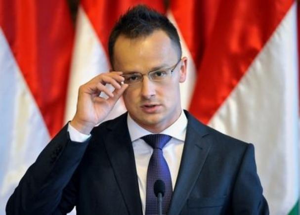 Controvesa româno-maghiară pe tema gardului de sârmă ghimpată de la graniță continuă. Replica Declarații jignitoare la adresa României, la Budapesta Controvesa româno-maghiară pe tema gardului de sârmă ghimpată de la graniță continuă. Replica Declarații jignitoare la adresa României, la Budapesta