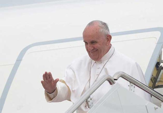Vizită istorică a Papei Francisc în Statele Unite. Suveranul Pontif, întâmpinat de familia Obama (VIDEO) Vizită istorică a Papei Francisc în Statele Unite. Suveranul Pontif, întâmpinat de familia Obama (VIDEO)