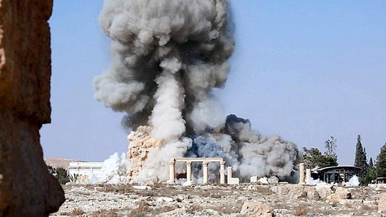 ISIS a aruncat în aer Arcul de Triumf din Palmira (VIDEO)