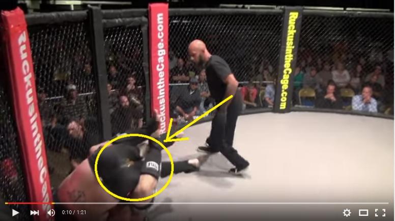  MMA FAIL. Luptător bătut până a făcut pe el. „N-am văzut ceva mai grețos în toată cariera!”  (VIDEO)