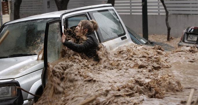 Furtunile violente și ploile torențiale au făcut ravagii în Italia, Croaţia și Bosnia. Cinci oameni au murit în urma inundațiilor (VIDEO)