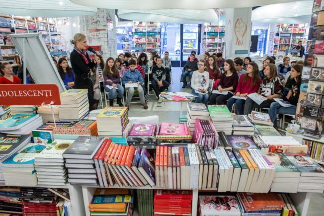 Fanbook „Izvoarele istoriei”. Autori, istorici și arheologi discută cu copiii în București, Brașov, Cluj și Sibiu