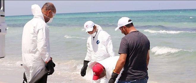 ÎNCĂ O TRAGEDIE. Cadavrele a 43 de migranți au fost descoperite pe coasta libiană