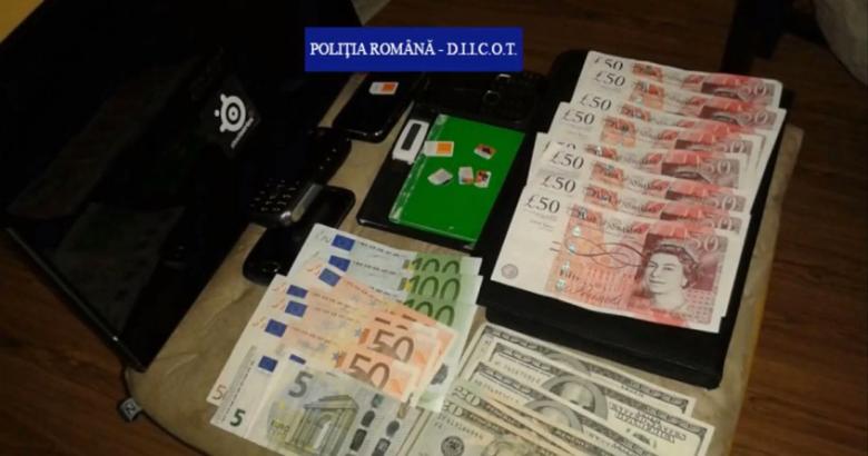 Morman de bani, găsit de DIICOT la trei hoți de carduri bancare din Bacău. A fost nevoie de ajutorul FBI (VIDEO)