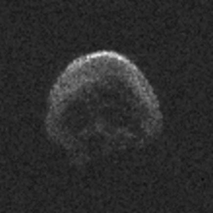NASA: O cometă cu forma unui craniu  enorm trece, sâmbătă, la o distanță de 500.000 de kilometri de Terra 