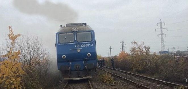 Panică la Baia Mare. Un tren de călători care circula pe ruta București - Satu Mare a luat foc! Zeci de oameni au fost evacuați (VIDEO)