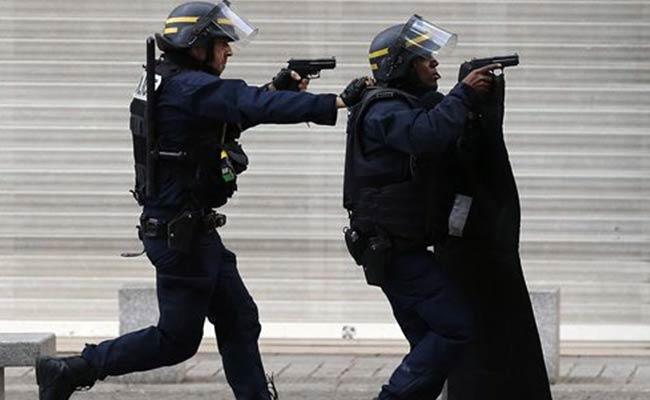 Cine este teroristul care s-a aruncat în aer în timpul operaţiunii de la Saint Denis?
