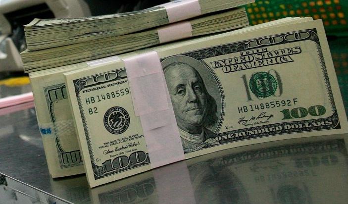 Dolarul atinge un nou MAXIM ISTORIC față de leu. BNR a anunțat un curs de 4,2220 lei/dolar