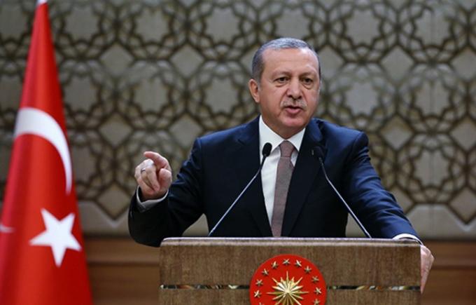 Turcia ripostează. Erdogan: Există dovezi care demonstrează că Rusia face trafic de petrol cu ISIS