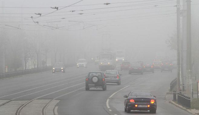 ULTIMA ORĂ. Trafic în condiții de ceață în București și mai multe județe. Vezi cum se circulă pe drumurile din țară