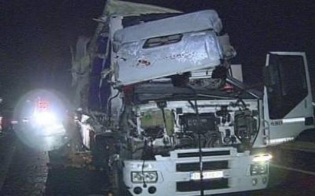 Accident grav pe Autostrada Soarelui. Două TIR-uri s-au ciocnit între Lehliu și Fundulea. Unul dintre șoferi a murit