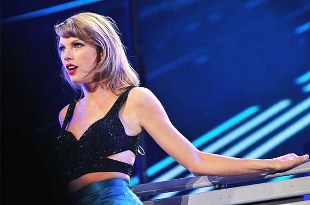 Taylor Swift şi AC/DC pe primele locuri în topul turneelor din 2015