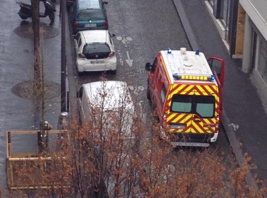 Împușcături la Paris. Un bărbat înarmat a atacat un comisariat de poliție. Agresorul e mort