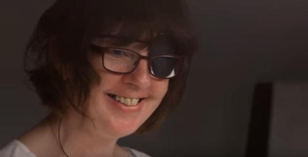 O britanică și-a recăpătat vederea cu ochiul bionic