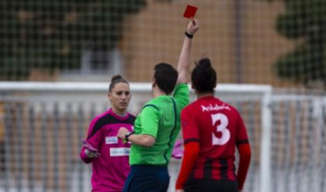 Fotbalista româncă, hărțuită sexual de arbitru în Spania: A dat roșu fiindcă am spus nu!