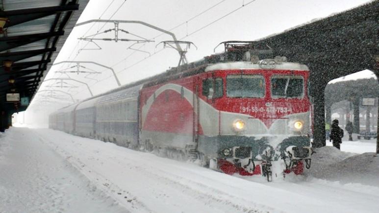 Gerul creează în continuare probleme. CFR a anulat 19 trenuri din cauza temperaturilor scăzute