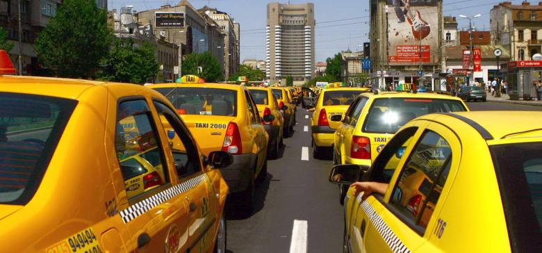 Legea privind taximetria și închirierea de mașini, pe agenda Guvernului