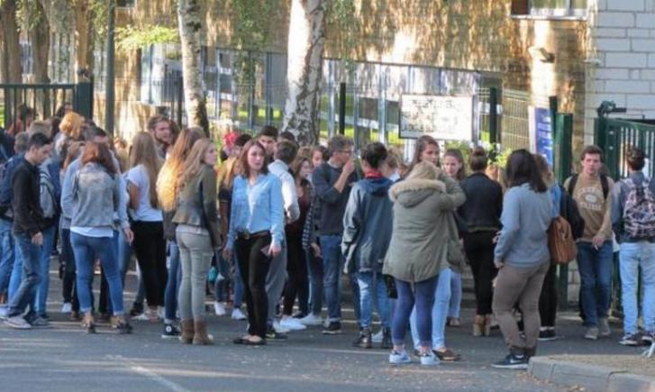 Noi amenințări în Franța. Poliția a evacuat sute de elevi din trei licee pariziene