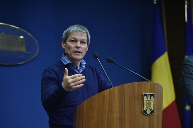 Cioloș execută schimbări de secretari de stat prin ministere