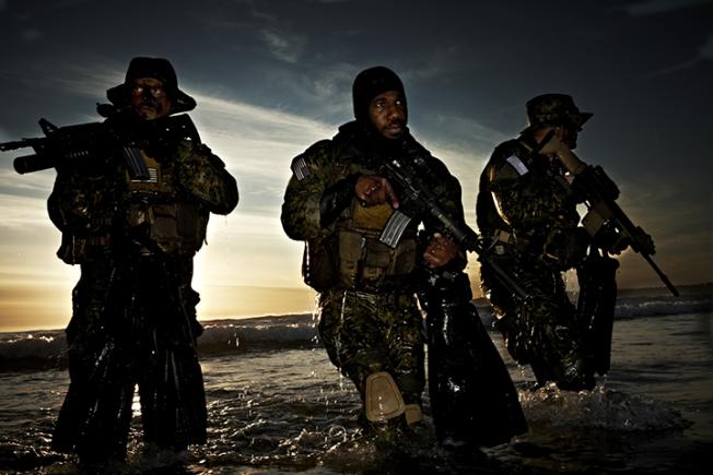 Modificări istorice în armata SUA. Unitatea de elită Navy SEALs va antrena FEMEI