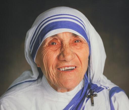 Maica Tereza va fi canonizată la toamnă