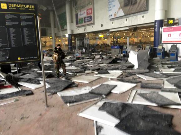Bruxelles-ul sub ATAC TERORIST, TREI EXPLOZII în capitala Europei: cel puțin 32 de morți (VIDEO)