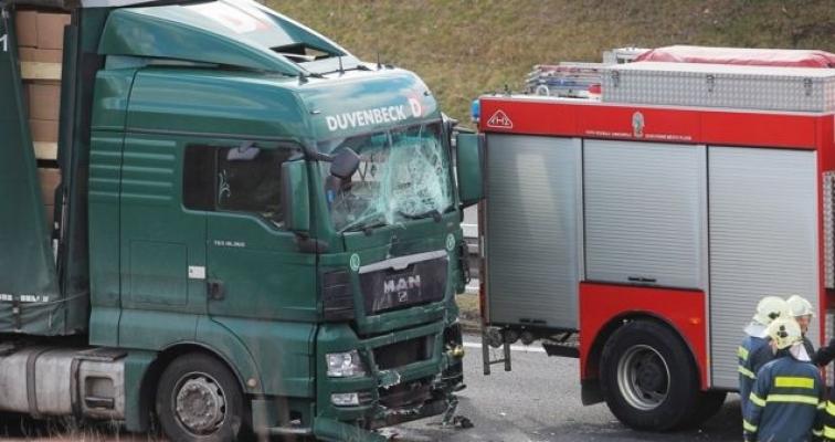 Șapte români implicați într-un accident rutier în Cehia. Patru au murit, trei sunt răniți