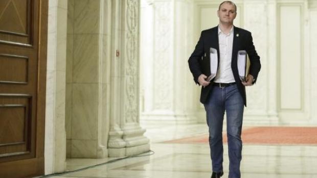 VIDEO.UPDATE: Deputatul Sebastian Ghiţă nu poate fi reţinut şi arestat