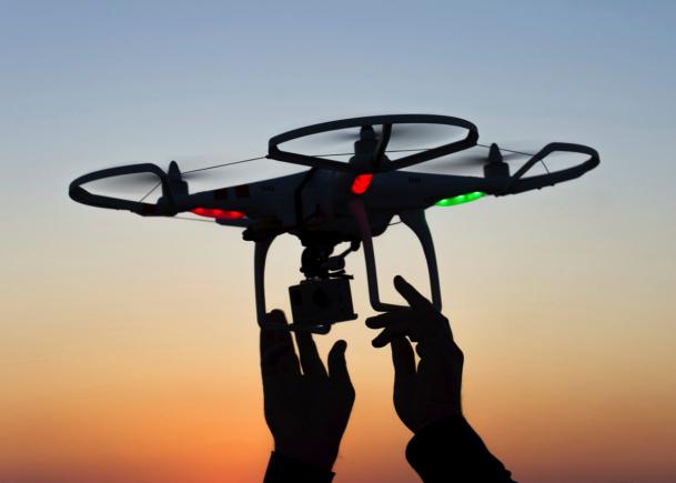 72% dintre europeni cred că roboții și dronele sunt benefice pentru societate