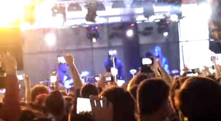 Înghesuială, leșinuri și panică la concertul Carla's Dreams de la Piatra Neamț (VIDEO)