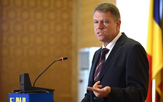 Iohannis contestă la CCR modificările la Statutul aleşilor locali