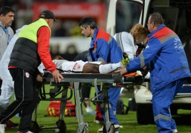 Cazul Ekeng: Medicul de pe ambulanță, acuzat de ucidere din culpă. Nu i-a făcut fotbalistului nicio manevră de resuscitare!